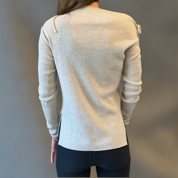 Veronica Beard pullover sweater, rooshing on sleeves, pale gray, so soft! Sz S - Picture 2 of 11